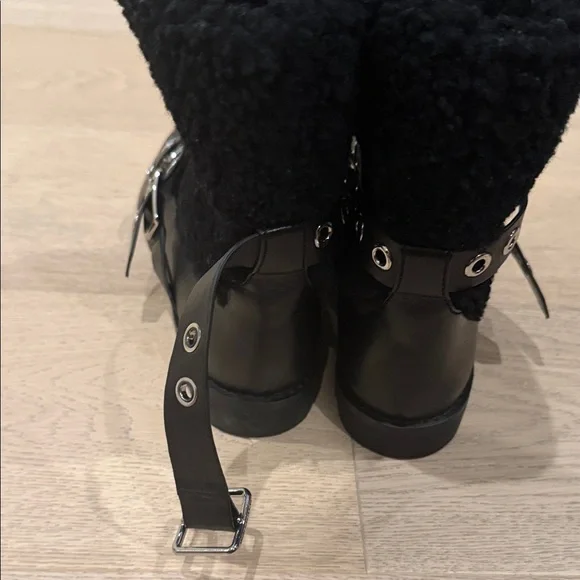 Marc by Marc Jacobs Black Shearling Lace-Up Buckle Ankle Boots.. size 10 - Picture 7 of 10
